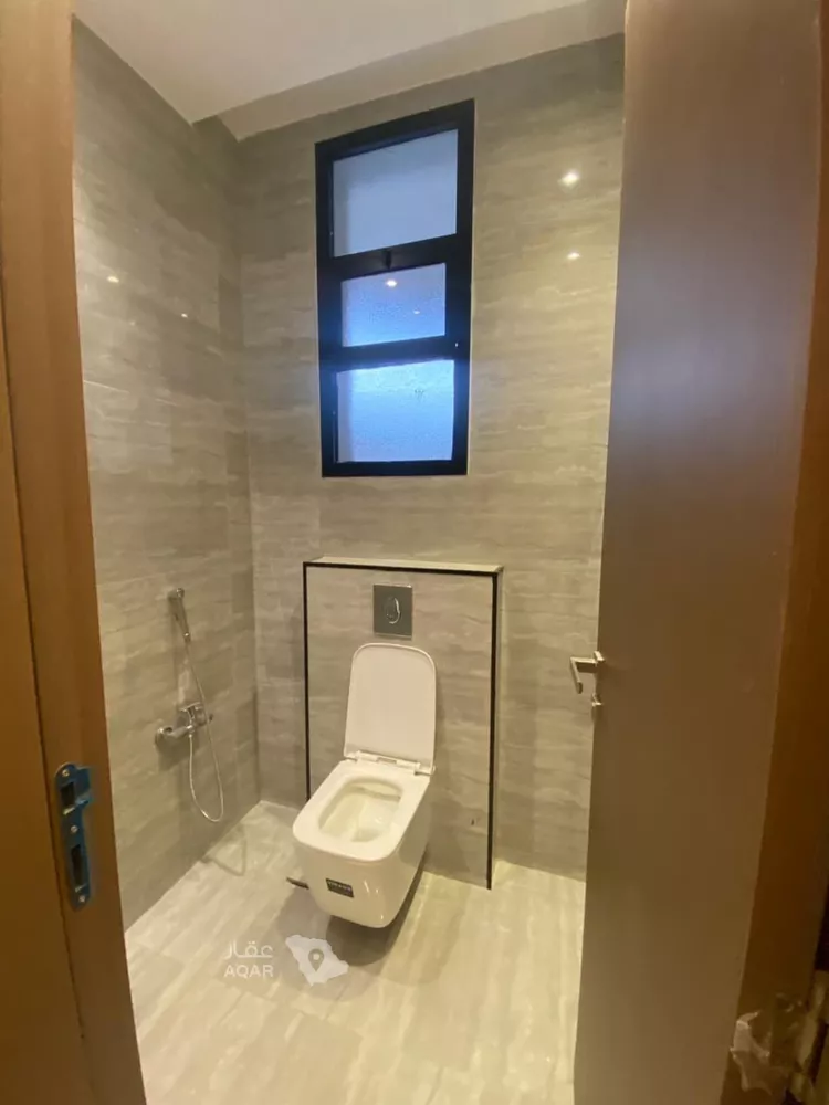 Floor for Sale in Riyadh Ar Rimal 11
