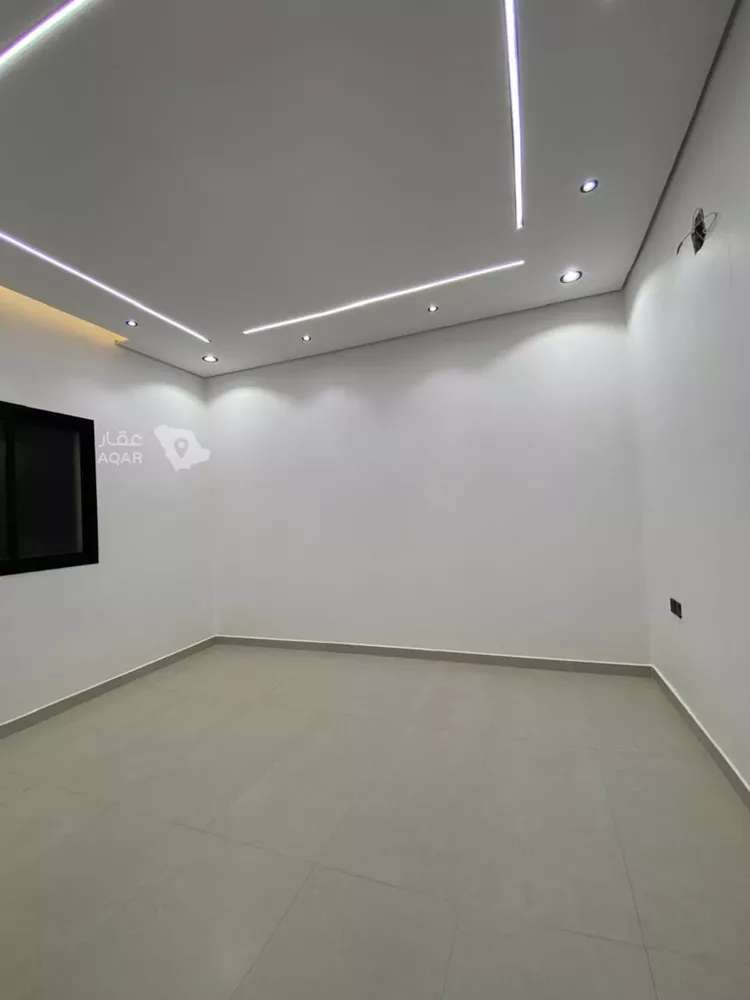 Floor for Sale in Riyadh Al Qadisiyah 12