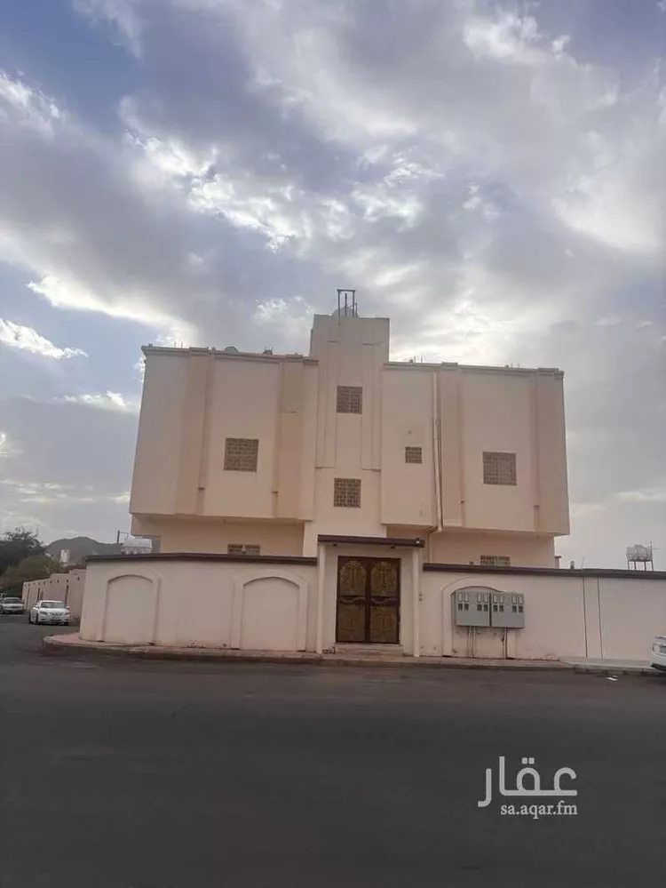 عمارة للبيع في شارع ابي بن معاذ الانصاري ، حي البركة ، المدينة المنورة ، منطقة المدينة المنورة