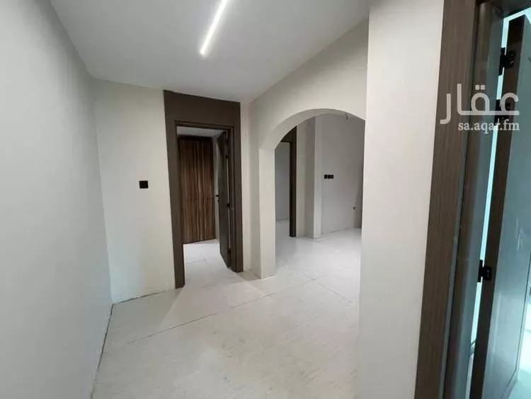 فيلا للبيع في شارع معبد بن العباس ، حي الشاطئ الشرقي ، الدمام ، الدمام صورة 3