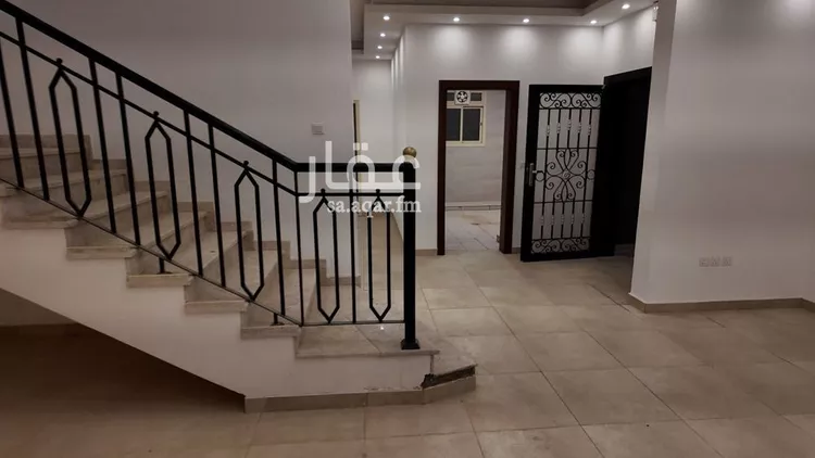 فيلا للبيع في شارع الباز, حي الدار البيضاء, مدينة الرياض, منطقة الرياض صورة 2