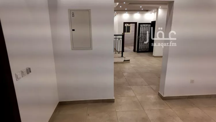 فيلا للبيع في شارع الباز, حي الدار البيضاء, مدينة الرياض, منطقة الرياض صورة 3