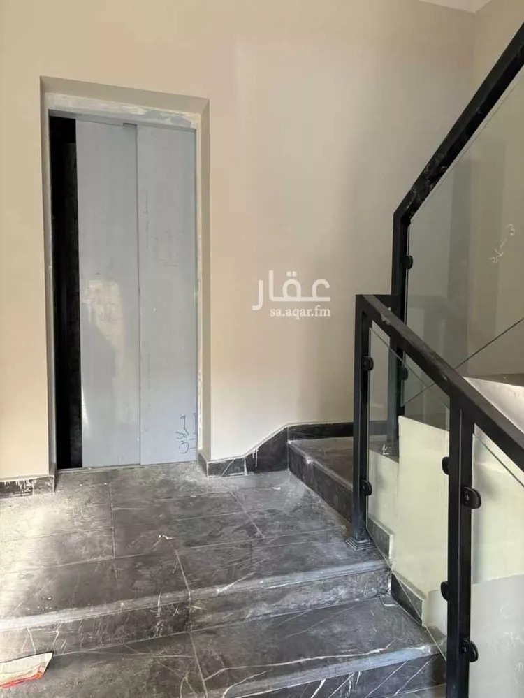 دور للبيع في شارع العينين, حي إشبيلية, مدينة الرياض, منطقة الرياض 11