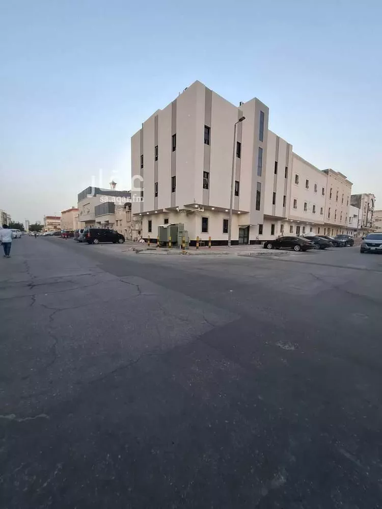 عمارة للبيع في شارع السابع عشر, حي الثقبة, مدينة الخبر, المنطقة الشرقية 11