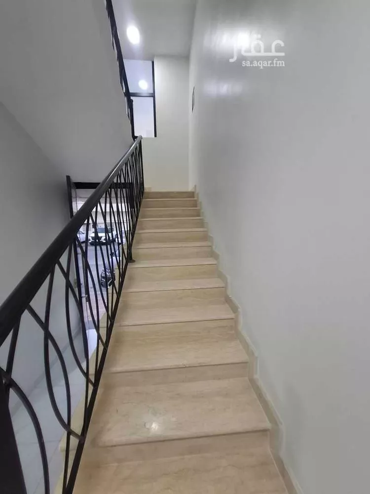 عمارة للبيع في شارع السابع عشر, حي الثقبة, مدينة الخبر, المنطقة الشرقية صورة 4