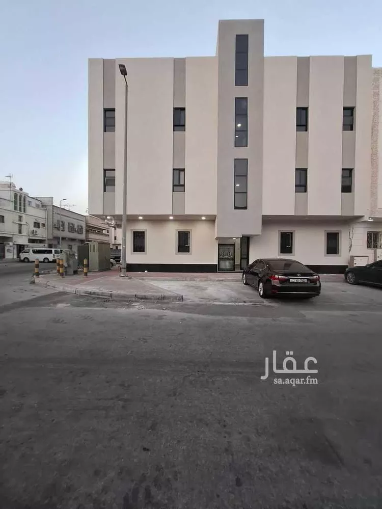 عمارة للبيع في شارع السابع عشر, حي الثقبة, مدينة الخبر, المنطقة الشرقية 7