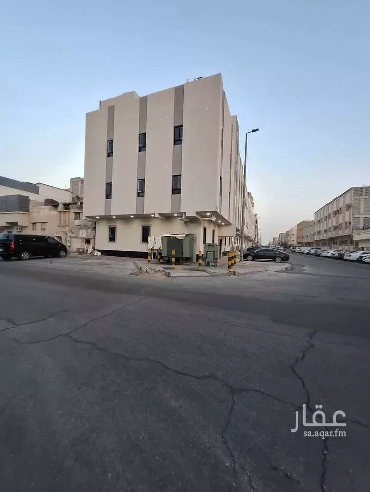 عمارة للبيع في شارع السابع عشر, حي الثقبة, مدينة الخبر, المنطقة الشرقية صورة 3