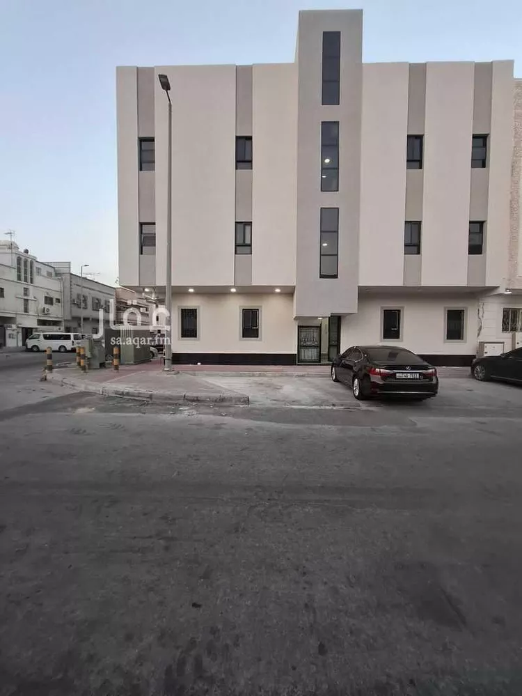 عمارة للبيع في شارع السابع عشر, حي الثقبة, مدينة الخبر, المنطقة الشرقية صورة 5