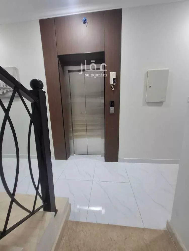 عمارة للبيع في شارع السابع عشر, حي الثقبة, مدينة الخبر, المنطقة الشرقية 10