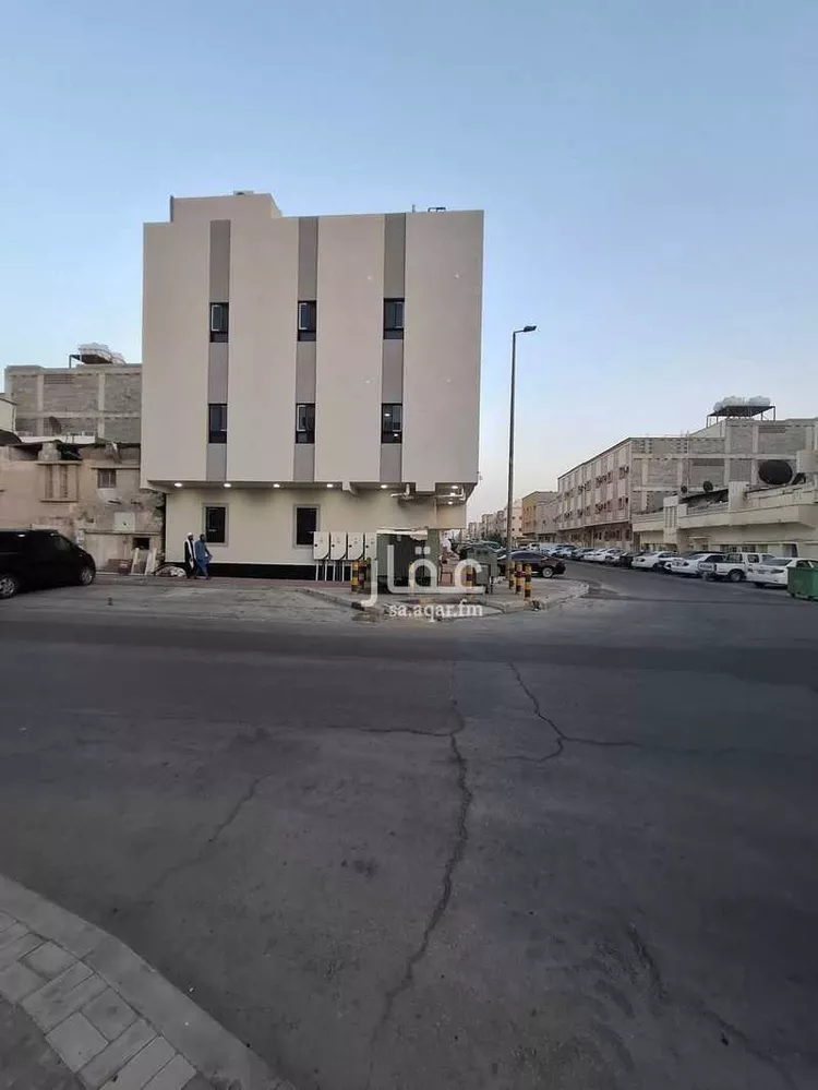 عمارة للبيع في شارع السابع عشر, حي الثقبة, مدينة الخبر, المنطقة الشرقية 15