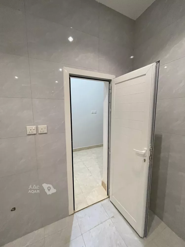 Villa for Sale in Riyadh Dhahrat Laban 21