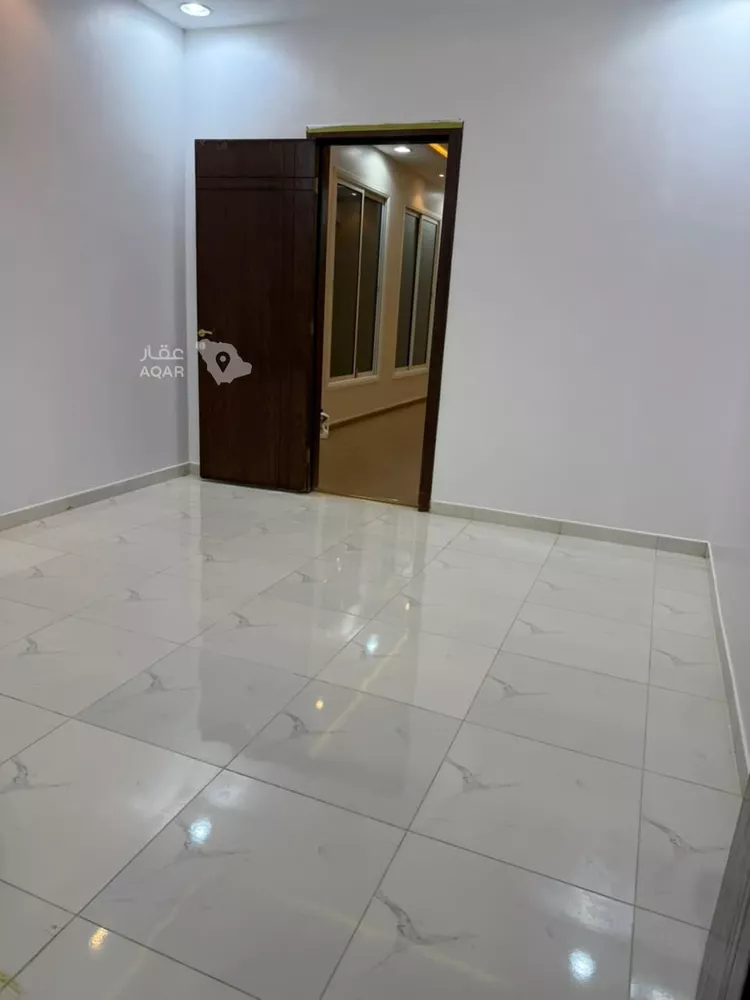 فيلا للإيجار في شارع حلل بنت أبي المكارم, حي المهدية, مدينة الرياض, منطقة الرياض 8