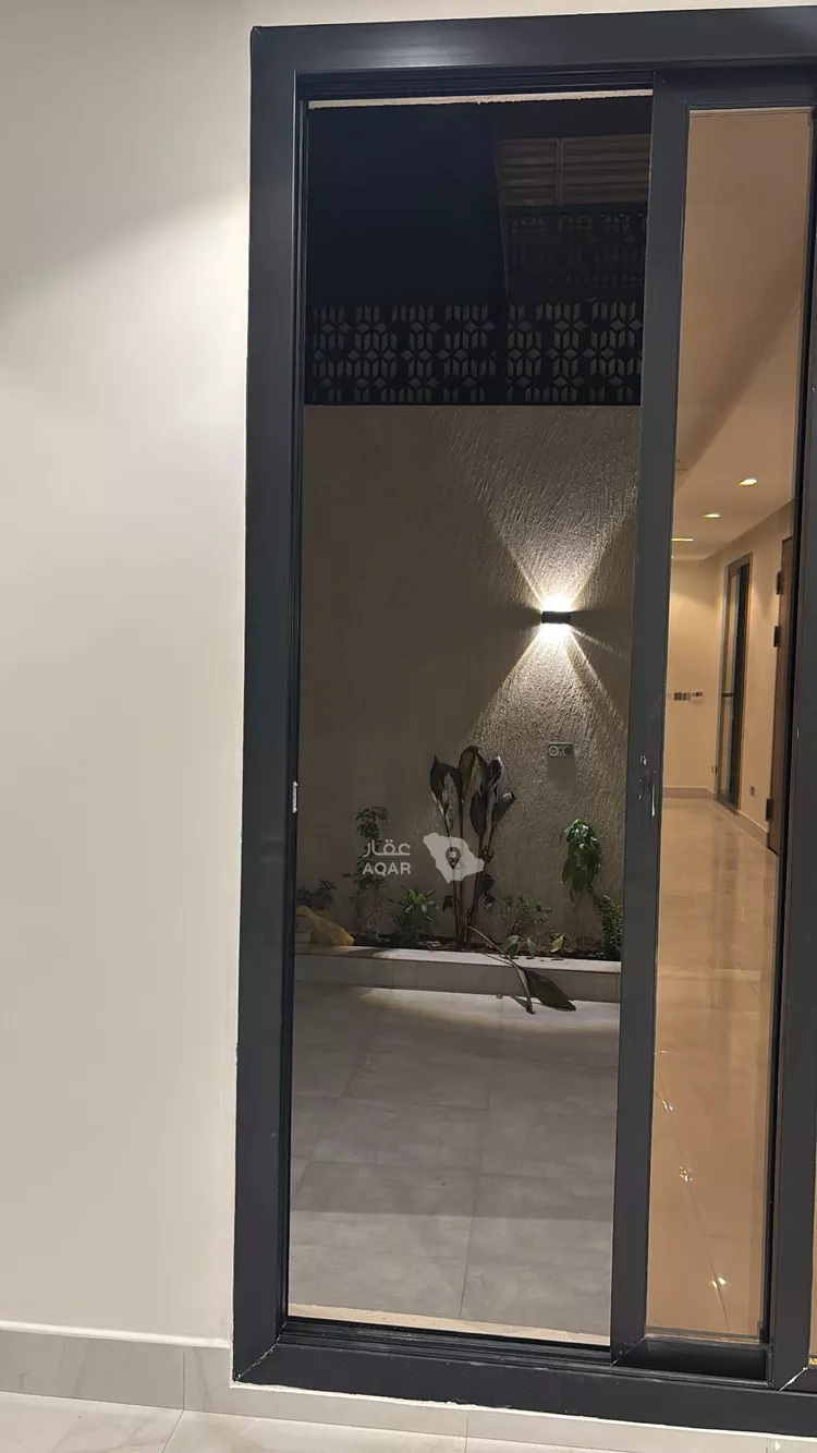 فيلا للبيع في شارع أم عبدالرحمن الصالحي, حي المهدية, مدينة الرياض, منطقة الرياض 2
