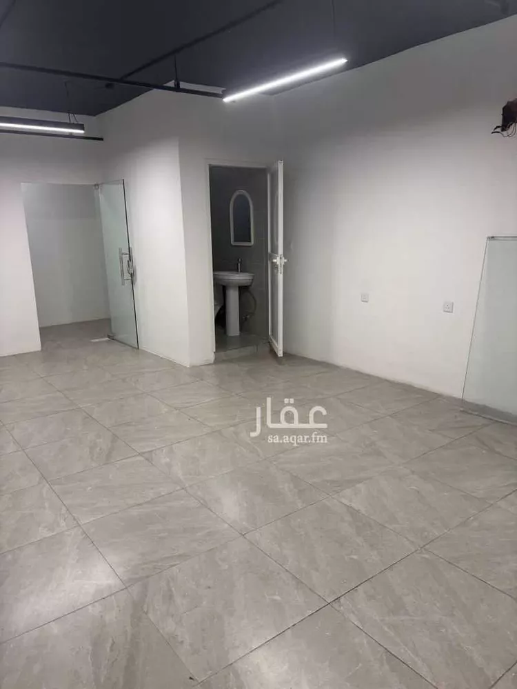 محل للإيجار في شارع الامير محمد بن عبدالعزيز الفرعي, حي العزيزية, مدينة جدة, منطقة مكة المكرمة صورة 3