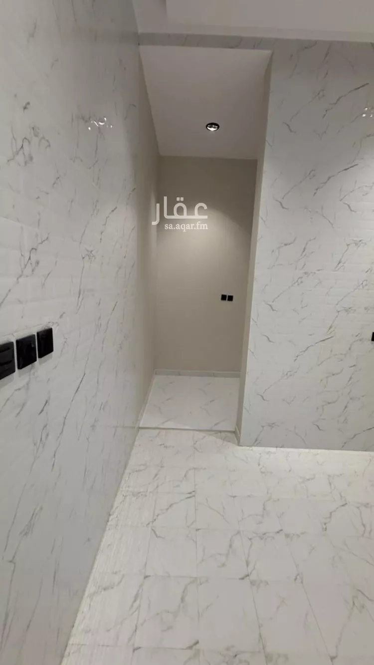 دور للبيع في شارع يزيد بن ابي سفيان, حي نوارة, مدينة المزاحمية, منطقة الرياض