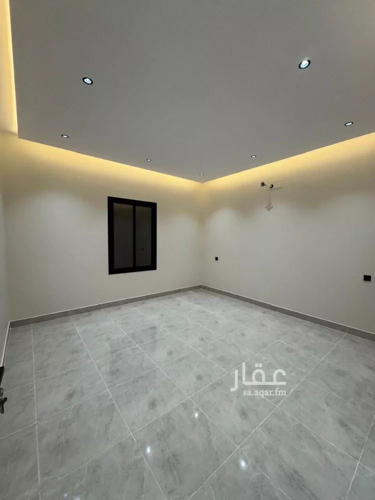 دور للبيع في شارع طريق المحالة , حي الزهور, مدينة أبها, منطقة عسير صورة 2