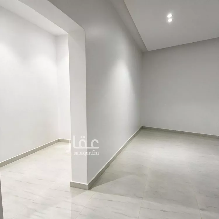 دور للبيع في شارع العزم, حي بدر, مدينة الرياض, منطقة الرياض صورة 4
