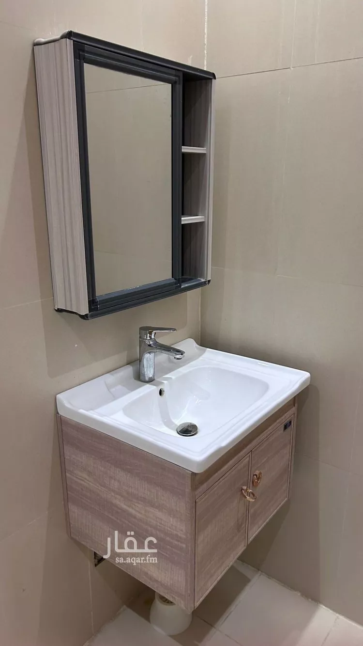 فيلا للإيجار في شارع زينب بنت ابي سلمة, حي الرمال, مدينة الرياض, منطقة الرياض