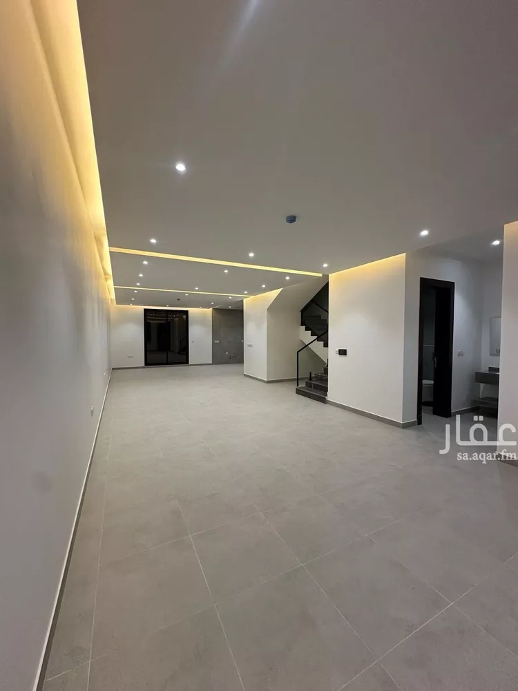 فيلا للبيع في شارع ظبية بنت البراء, حي المصيف, مدينة الرياض, منطقة الرياض صورة 4