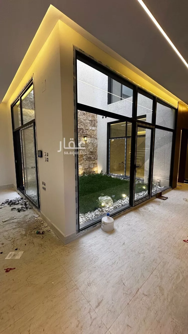 فيلا للبيع في شارع رقم 330, حي ظهرة لبن, مدينة الرياض, منطقة الرياض صورة 2