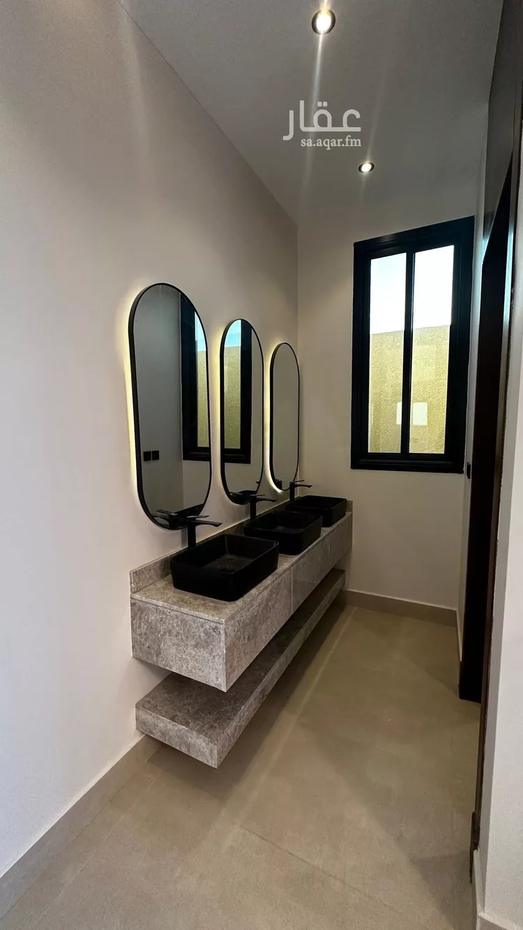 فيلا للبيع في شارع إبراهيم بن عبدالله آل حسين, حي ظهرة لبن, مدينة الرياض, منطقة الرياض صورة 2