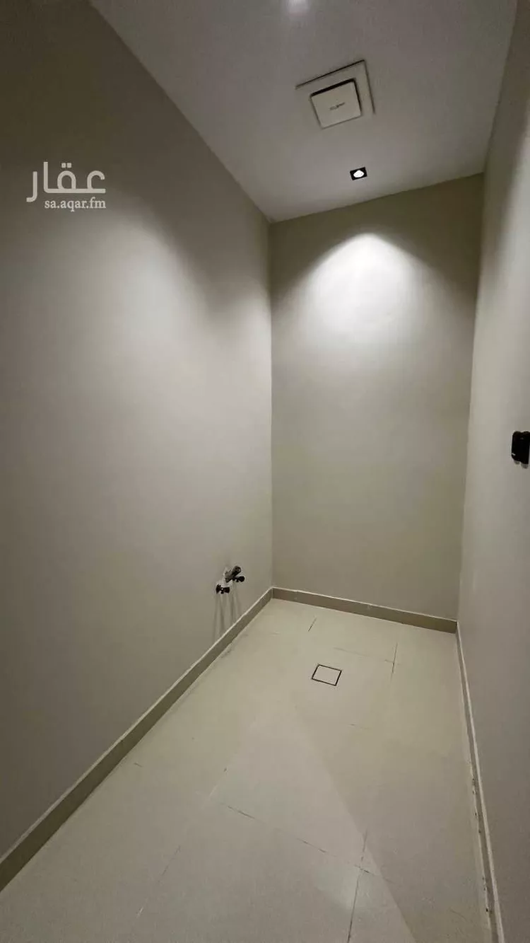 فيلا للإيجار في شارع إبراهيم بن عبدالله آل حسين, حي ظهرة لبن, مدينة الرياض, منطقة الرياض صورة 5