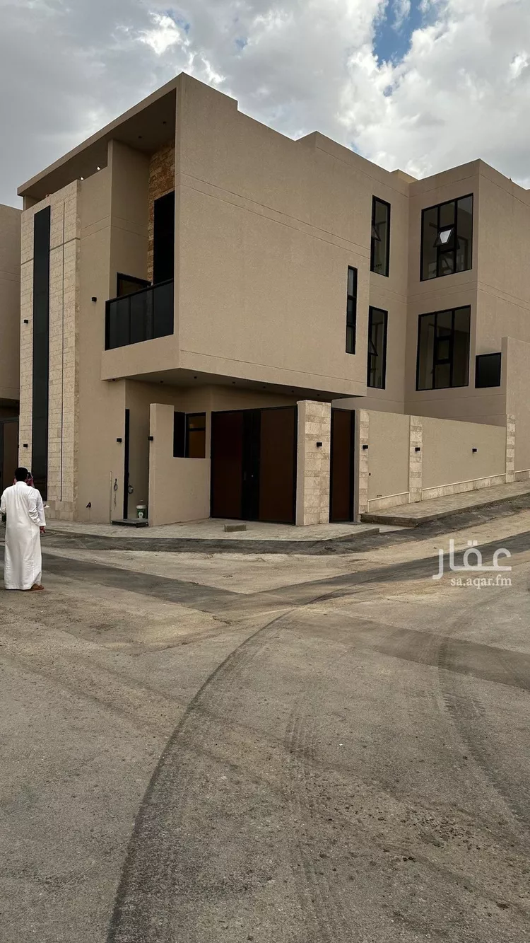 فيلا للبيع في شارع فؤاد محمد عمر توفيق, حي المهدية, مدينة الرياض, منطقة الرياض صورة 2