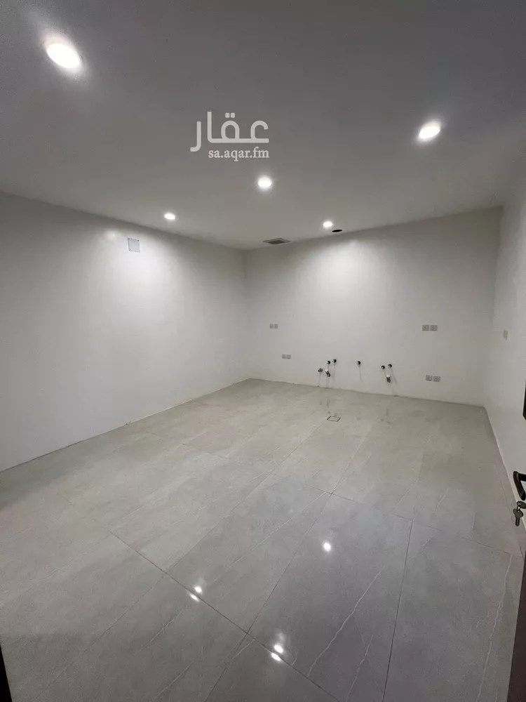 فيلا للبيع في شارع المضة, حي ظهرة لبن, مدينة الرياض, منطقة الرياض صورة 2