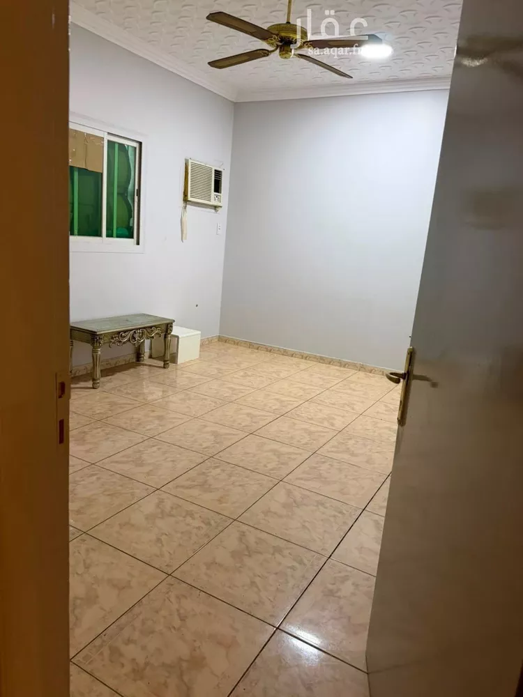 Floor for Rent in Riyadh Al Jazirah 10
