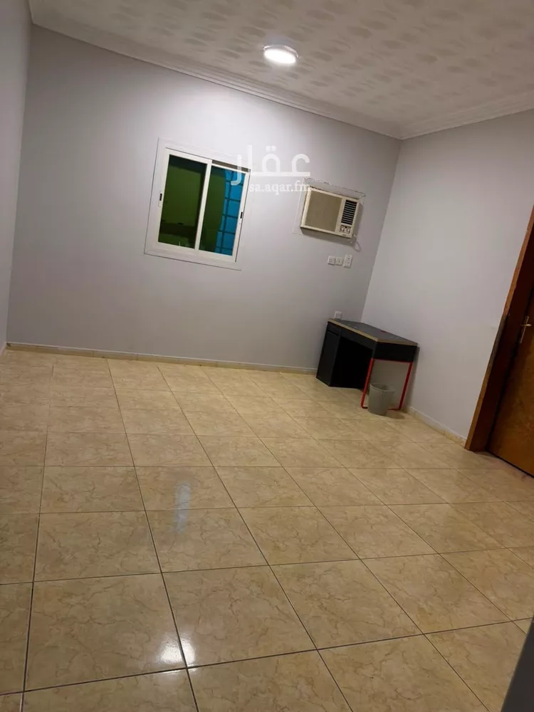 Floor for Rent in Riyadh Al Jazirah 9