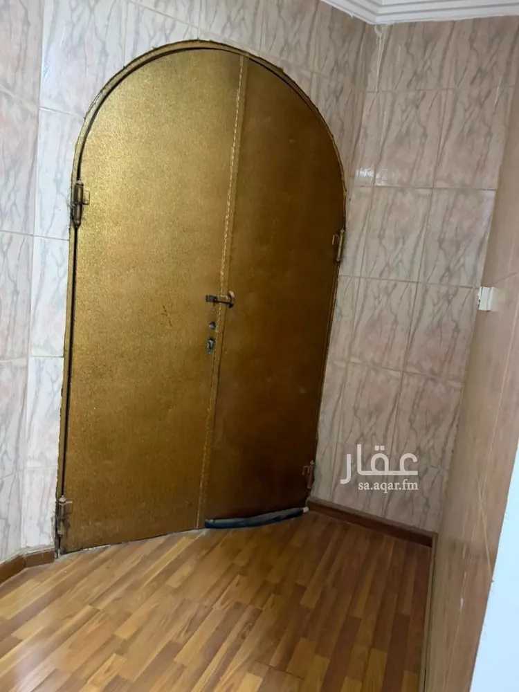 Floor for Rent in Riyadh Al Jazirah 7