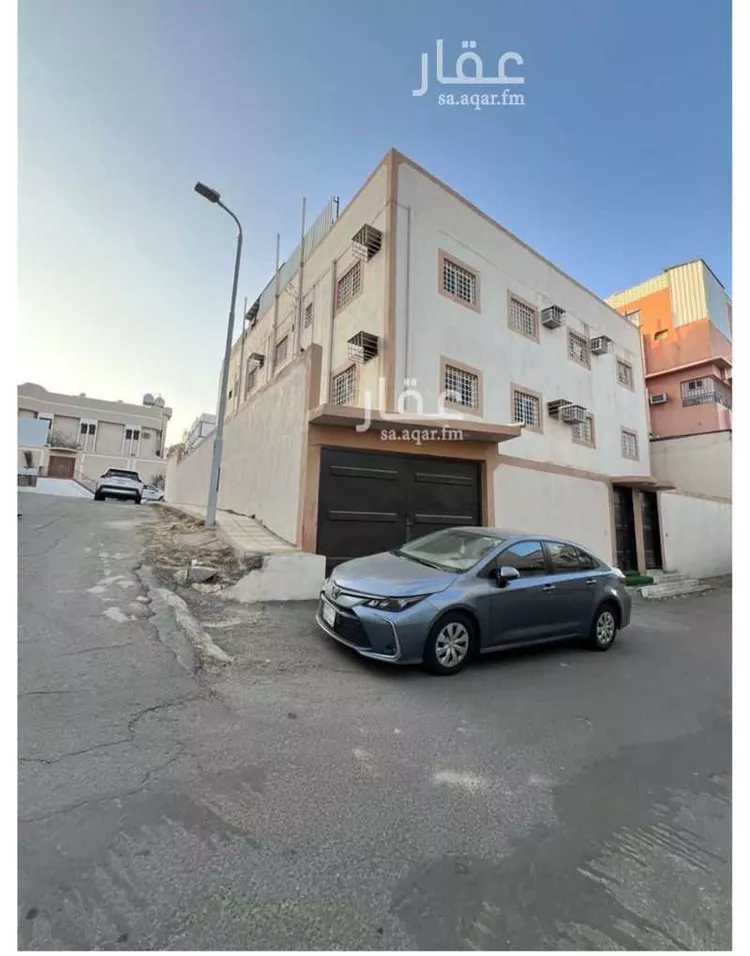 عمارة للبيع في شارع ابن سعيد المغربي, حي المعمورة, مدينة خميس مشيط, منطقة عسير صورة 3