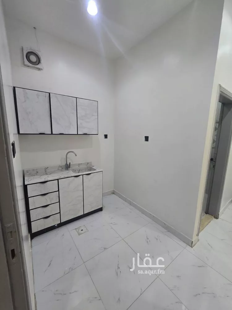 شقة للإيجار في شارع جبير بن الحويرث, حي النسيم الشرقي, مدينة الرياض, منطقة الرياض صورة 2