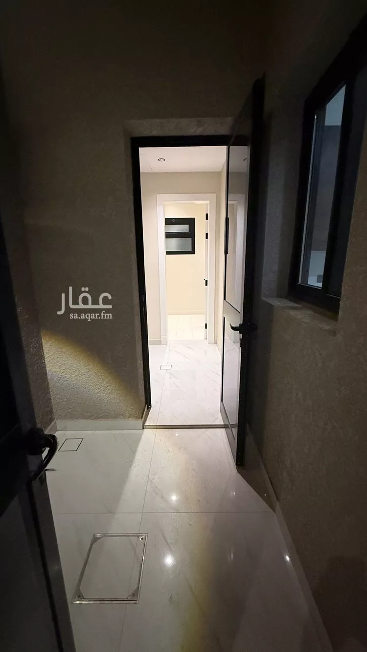 دور للبيع في شارع ابن الطفيل, حي المرسلات, مدينة الرياض, منطقة الرياض 8