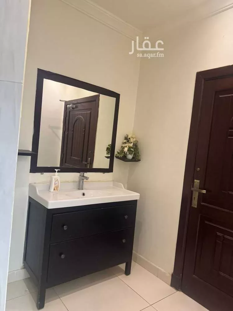 شقة للإيجار في شارع الشيخ محمد عمر بري ، حي مريخ ، جدة ، جدة