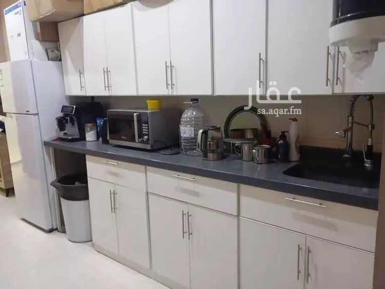 مكتب تجاري للإيجار في شارع ابي بكر الصديق ، حي الوادي ، الرياض ، منطقة الرياض صورة 2
