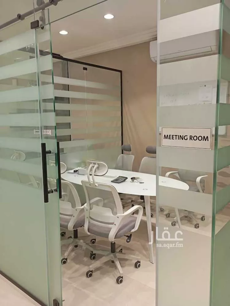 مكتب تجاري للإيجار في شارع ابي بكر الصديق ، حي الوادي ، الرياض ، منطقة الرياض صورة 4