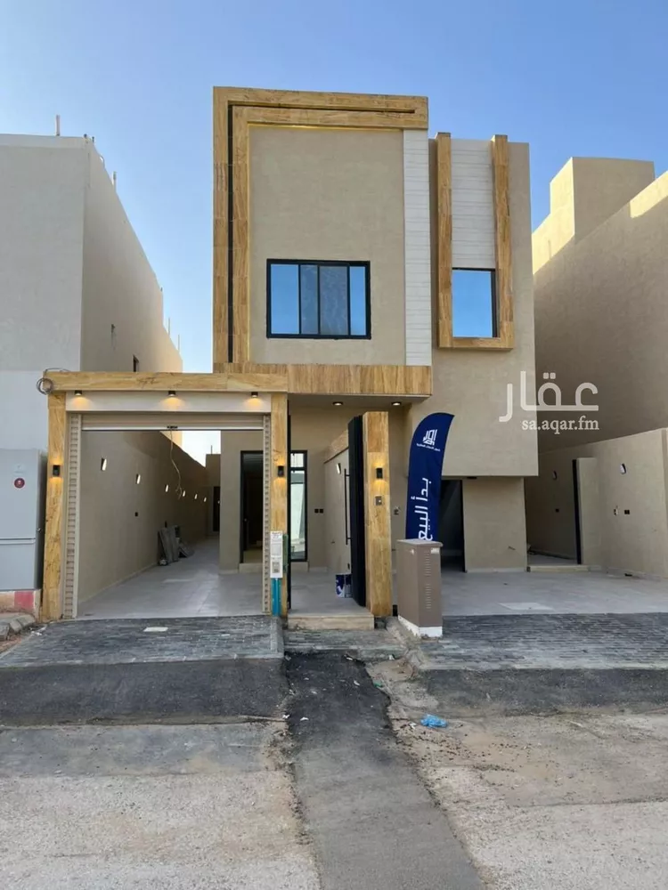 دور للبيع في شارع الخطاب بن النفيل, حي عكاظ, مدينة الرياض, منطقة الرياض