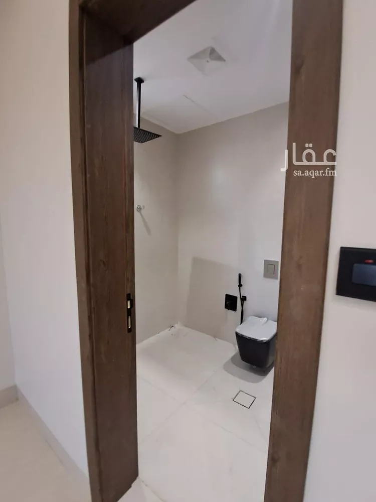 فيلا للبيع في شارع أسعد الحطابي, حي العريجاء الأوسط, مدينة الرياض, منطقة الرياض صورة 4