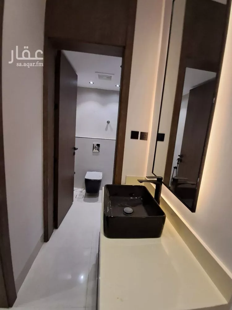 فيلا للبيع في شارع أسعد الحطابي, حي العريجاء الأوسط, مدينة الرياض, منطقة الرياض صورة 3