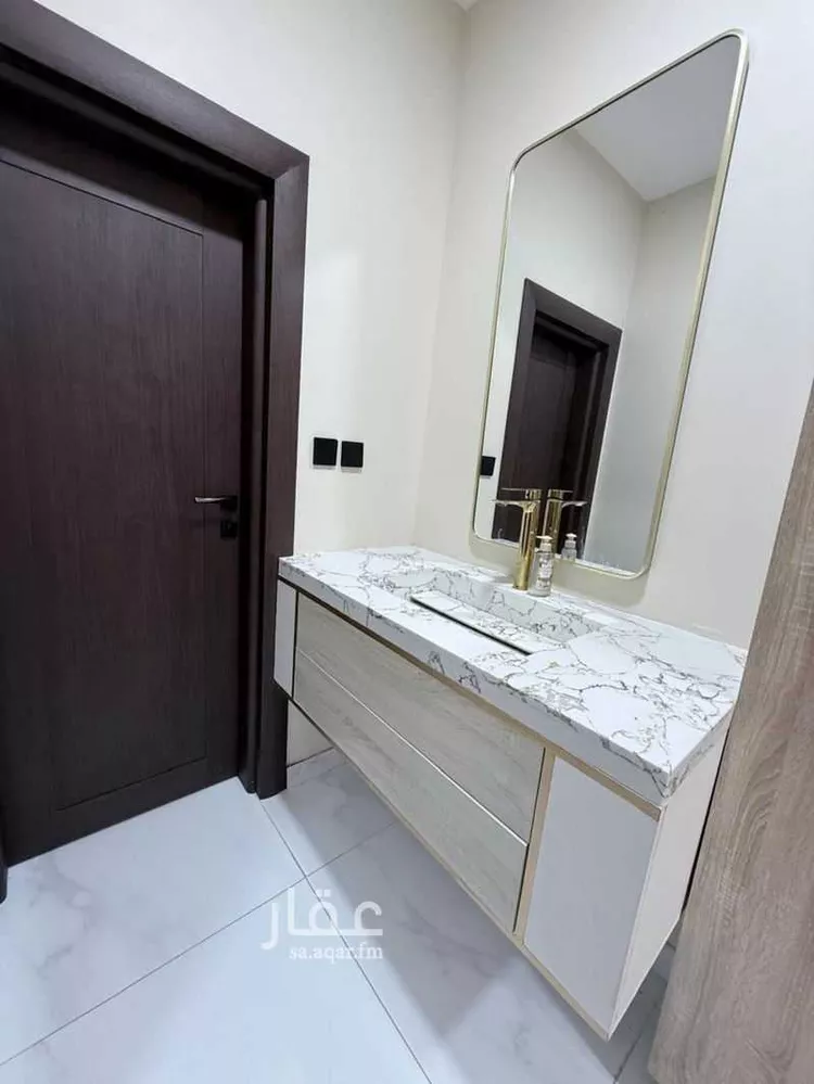 فيلا للبيع في شارع الاصدقاء, حي ضاحية الملك فهد, مدينة الدمام, المنطقة الشرقية صورة 2