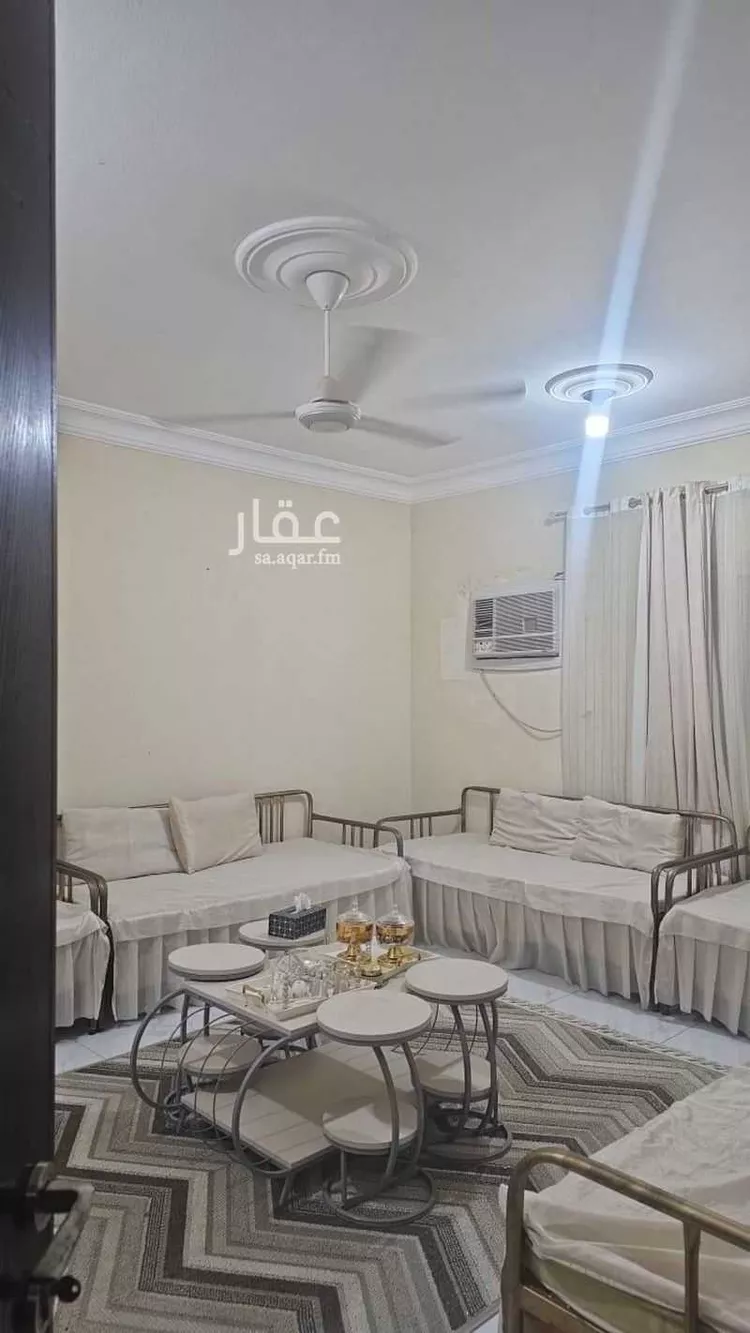 شقة للبيع في طريق الملك عبدالعزيز ، المحلة ، صبيا