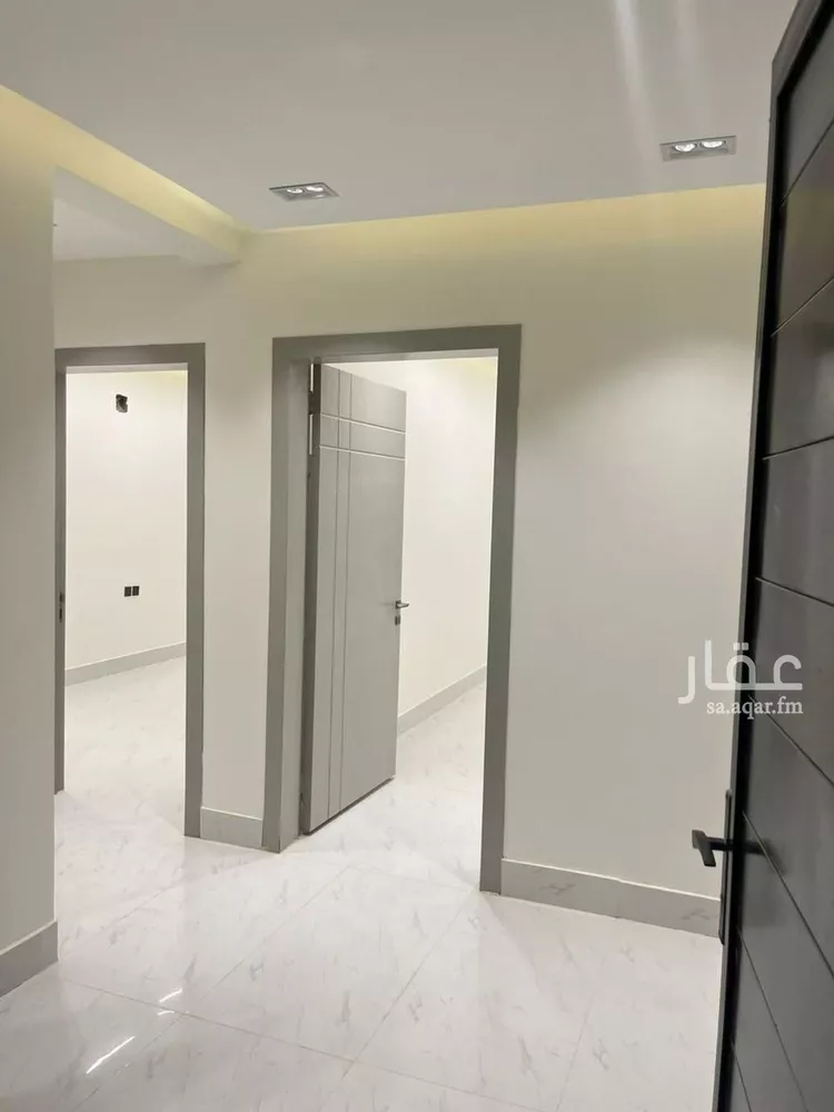 Floor for Sale in Riyadh Al Janadriyah صورة 4