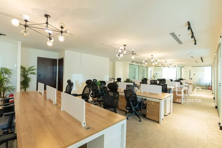 عمارة للإيجار في شارع الملك فهد الفرعي, حي المحمدية, مدينة الرياض, منطقة الرياض 1 صورة