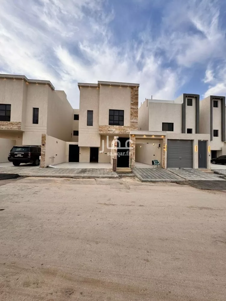 دور للبيع في شارع ديراب, حي عكاظ, مدينة الرياض, منطقة الرياض