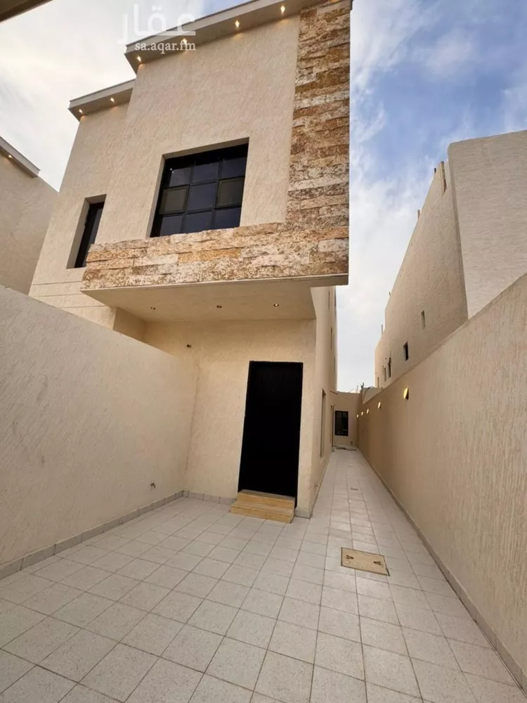 دور للبيع في شارع ديراب, حي عكاظ, مدينة الرياض, منطقة الرياض صورة 3