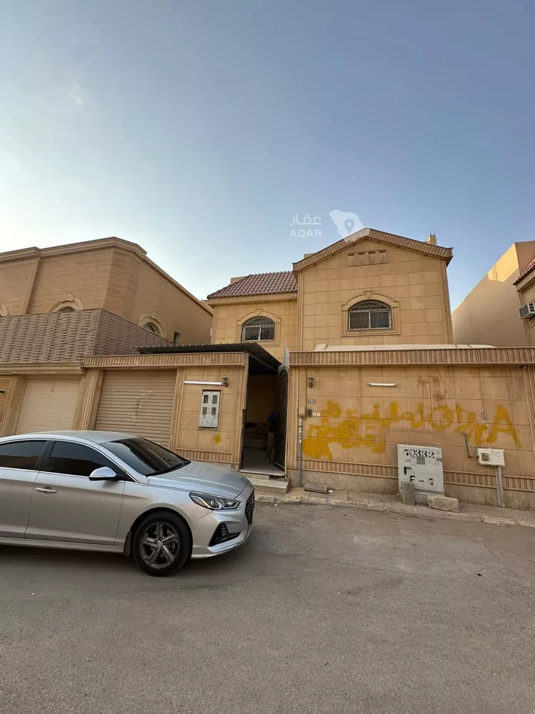 دور للبيع في شارع رقم 42, حي العزيزية, مدينة الرياض, منطقة الرياض