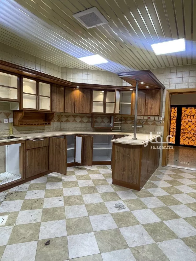 فيلا للإيجار في شارع مدائن صالح, حي العريجاء الغربي, مدينة الرياض, منطقة الرياض صورة 4