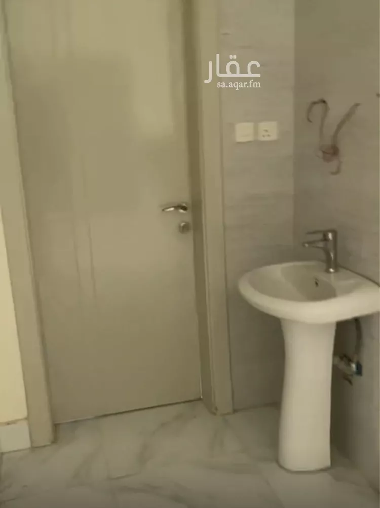 فيلا للإيجار في شارع زيد بن أسلم, حي عكاظ, مدينة الرياض, منطقة الرياض صورة 3