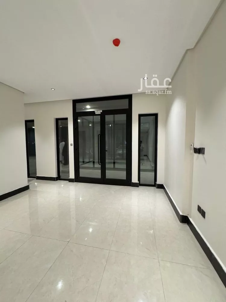 شقة للإيجار في شارع سفيان بن النضر, حي الحمراء, مدينة الخبر, المنطقة الشرقية صورة 5